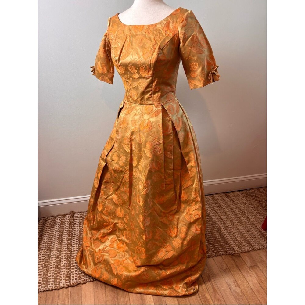 Vintage 1950s Gold Metallic Floral Brocade Ball Gown Full Skirt Formal Evening